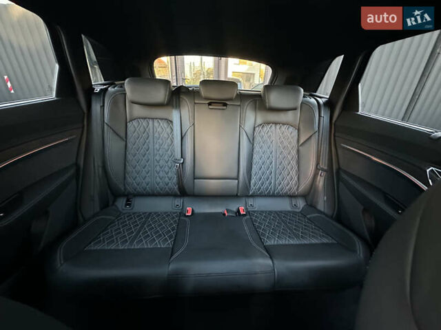 Сірий Ауді E-Tron, об'ємом двигуна 0 л та пробігом 28 тис. км за 47700 $, фото 27 на Automoto.ua