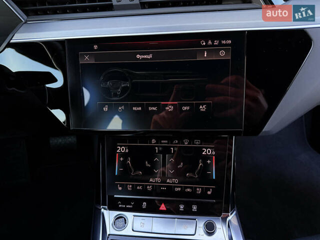 Серый Ауди E-Tron, объемом двигателя 0 л и пробегом 84 тыс. км за 39999 $, фото 31 на Automoto.ua