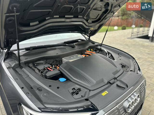 Сірий Ауді E-Tron, об'ємом двигуна 0 л та пробігом 48 тис. км за 49999 $, фото 101 на Automoto.ua