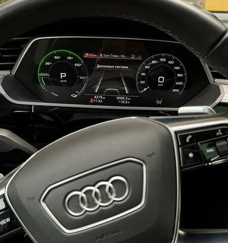 Сірий Ауді E-Tron, об'ємом двигуна 0 л та пробігом 5 тис. км за 42000 $, фото 14 на Automoto.ua