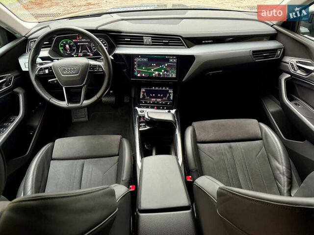 Сірий Ауді E-Tron, об'ємом двигуна 0 л та пробігом 39 тис. км за 46500 $, фото 54 на Automoto.ua