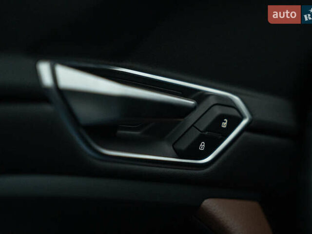 Сірий Ауді E-Tron, об'ємом двигуна 0 л та пробігом 64 тис. км за 37900 $, фото 19 на Automoto.ua