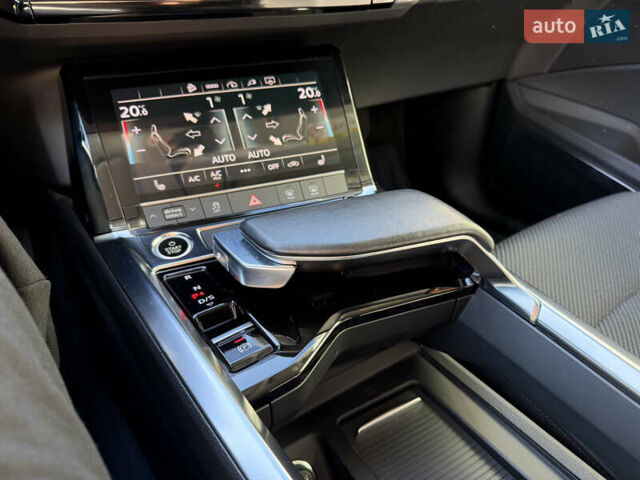 Серый Ауди E-Tron, объемом двигателя 0 л и пробегом 90 тыс. км за 33000 $, фото 55 на Automoto.ua
