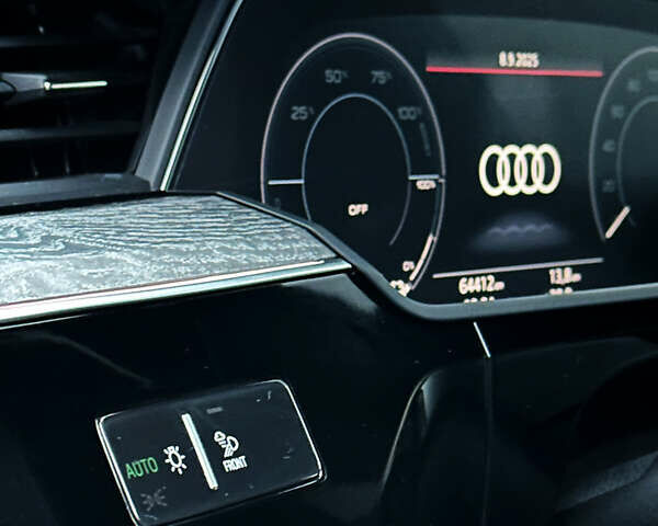 Серый Ауди E-Tron, объемом двигателя 0 л и пробегом 63 тыс. км за 40999 $, фото 23 на Automoto.ua