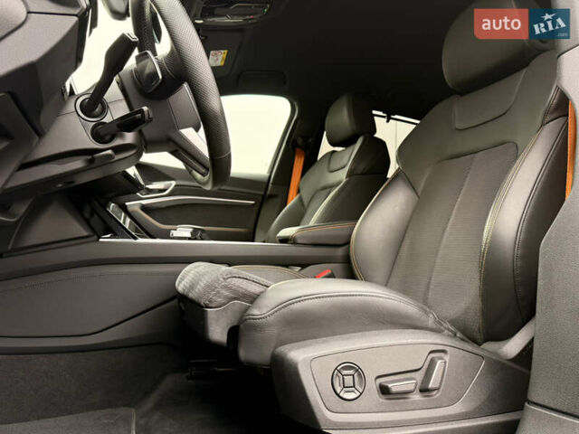 Серый Ауди E-Tron, объемом двигателя 0 л и пробегом 104 тыс. км за 39820 $, фото 36 на Automoto.ua