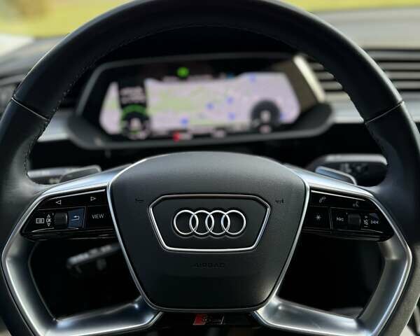 Серый Ауди E-Tron, объемом двигателя 0 л и пробегом 31 тыс. км за 40500 $, фото 25 на Automoto.ua