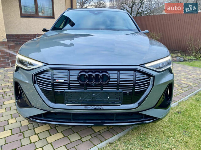 Сірий Ауді E-Tron, об'ємом двигуна 0 л та пробігом 43 тис. км за 45500 $, фото 5 на Automoto.ua