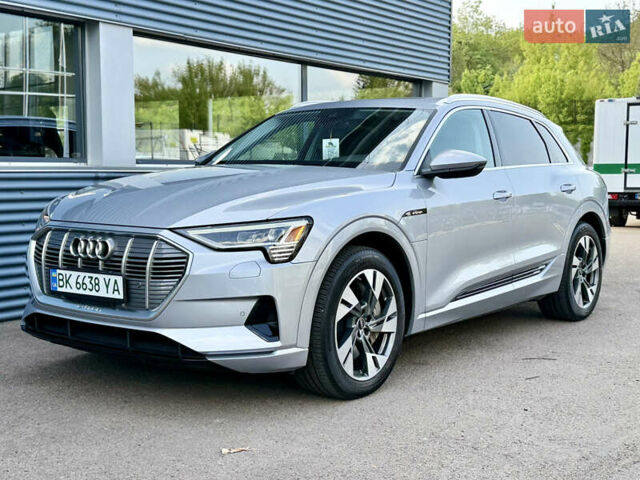 Серый Ауди E-Tron, объемом двигателя 0 л и пробегом 32 тыс. км за 35000 $, фото 12 на Automoto.ua
