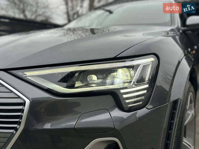 Сірий Ауді E-Tron, об'ємом двигуна 0 л та пробігом 48 тис. км за 49999 $, фото 32 на Automoto.ua