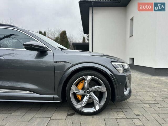 Сірий Ауді E-Tron, об'ємом двигуна 0 л та пробігом 22 тис. км за 49999 $, фото 2 на Automoto.ua