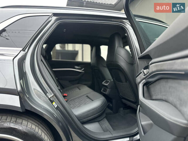 Сірий Ауді E-Tron, об'ємом двигуна 0 л та пробігом 22 тис. км за 49999 $, фото 85 на Automoto.ua