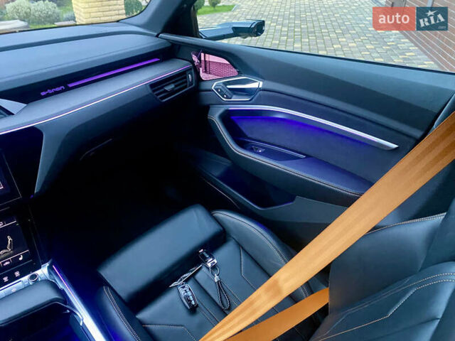 Сірий Ауді E-Tron, об'ємом двигуна 0 л та пробігом 43 тис. км за 45500 $, фото 61 на Automoto.ua