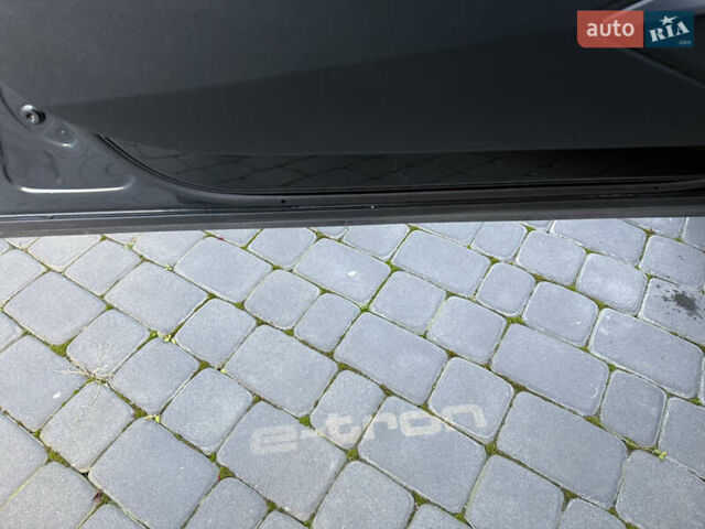 Серый Ауди E-Tron, объемом двигателя 0 л и пробегом 13 тыс. км за 36500 $, фото 23 на Automoto.ua