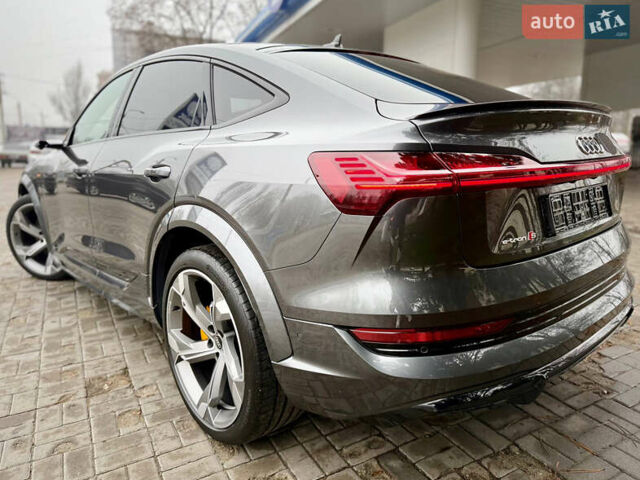 Серый Ауди E-Tron, объемом двигателя 0 л и пробегом 37 тыс. км за 49500 $, фото 7 на Automoto.ua