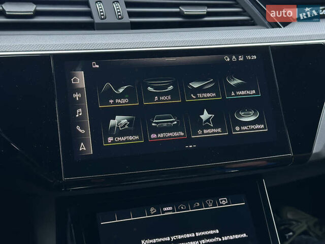 Серый Ауди E-Tron, объемом двигателя 0 л и пробегом 48 тыс. км за 49999 $, фото 57 на Automoto.ua