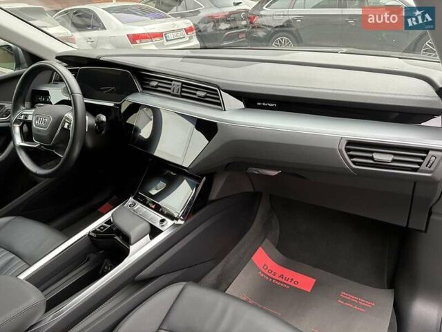 Серый Ауди E-Tron, объемом двигателя 0 л и пробегом 112 тыс. км за 31900 $, фото 66 на Automoto.ua