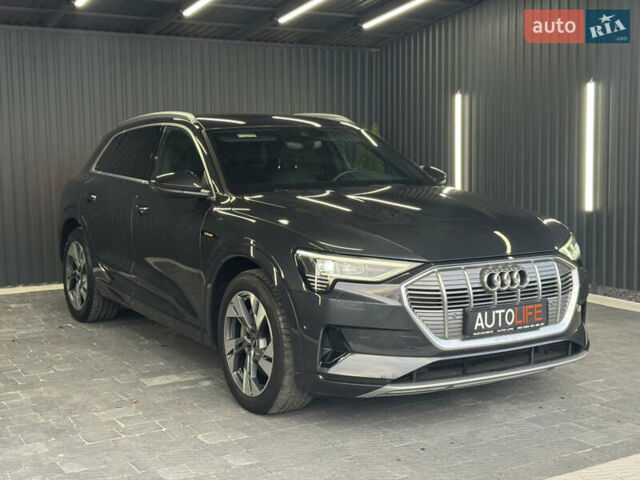 Сірий Ауді E-Tron, об'ємом двигуна 0 л та пробігом 99 тис. км за 33500 $, фото 14 на Automoto.ua