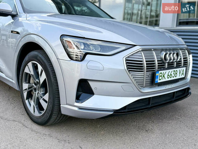 Серый Ауди E-Tron, объемом двигателя 0 л и пробегом 32 тыс. км за 35000 $, фото 14 на Automoto.ua