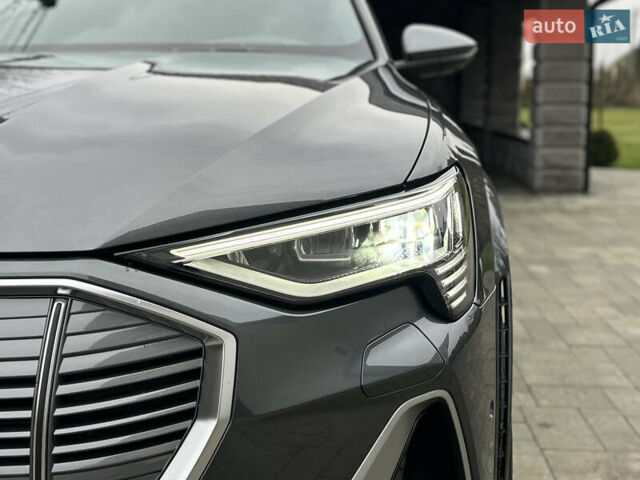 Сірий Ауді E-Tron, об'ємом двигуна 0 л та пробігом 22 тис. км за 49999 $, фото 25 на Automoto.ua