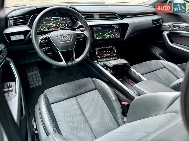 Серый Ауди E-Tron, объемом двигателя 0 л и пробегом 39 тыс. км за 44500 $, фото 37 на Automoto.ua