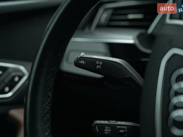 Сірий Ауді E-Tron, об'ємом двигуна 0 л та пробігом 64 тис. км за 37900 $, фото 27 на Automoto.ua