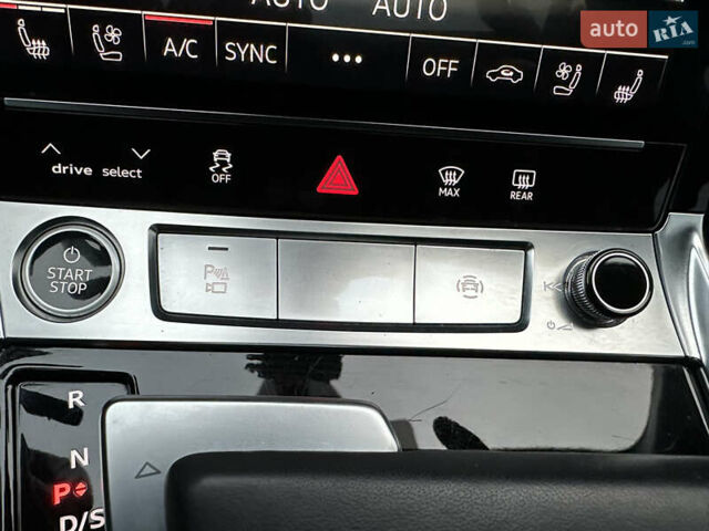 Сірий Ауді E-Tron, об'ємом двигуна 0 л та пробігом 80 тис. км за 39900 $, фото 36 на Automoto.ua