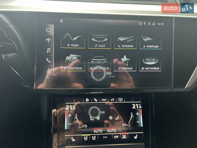 Серый Ауди E-Tron, объемом двигателя 0 л и пробегом 44 тыс. км за 38700 $, фото 14 на Automoto.ua