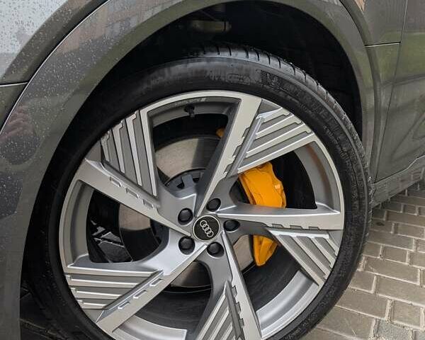 Серый Ауди E-Tron, объемом двигателя 0 л и пробегом 41 тыс. км за 43500 $, фото 2 на Automoto.ua