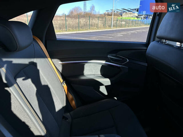 Сірий Ауді E-Tron, об'ємом двигуна 0 л та пробігом 58 тис. км за 45200 $, фото 29 на Automoto.ua