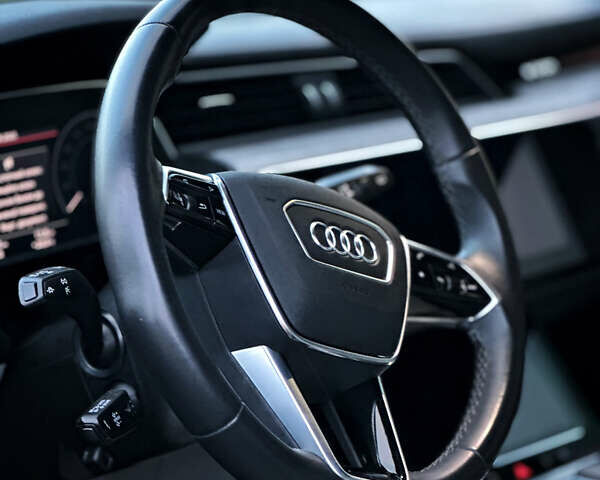 Сірий Ауді E-Tron, об'ємом двигуна 0 л та пробігом 63 тис. км за 45500 $, фото 46 на Automoto.ua