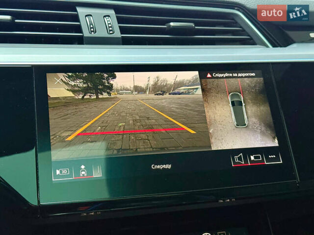 Серый Ауди E-Tron, объемом двигателя 0 л и пробегом 39 тыс. км за 44500 $, фото 66 на Automoto.ua