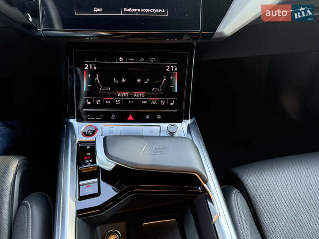 Серый Ауди E-Tron, объемом двигателя 0 л и пробегом 65 тыс. км за 53900 $, фото 31 на Automoto.ua