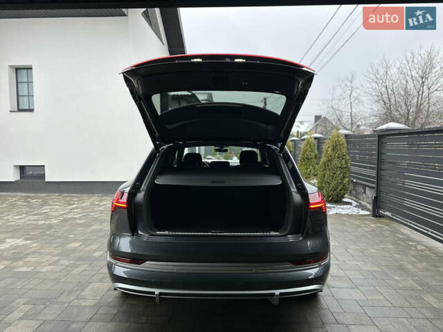 Серый Ауди E-Tron, объемом двигателя 0 л и пробегом 48 тыс. км за 49999 $, фото 93 на Automoto.ua