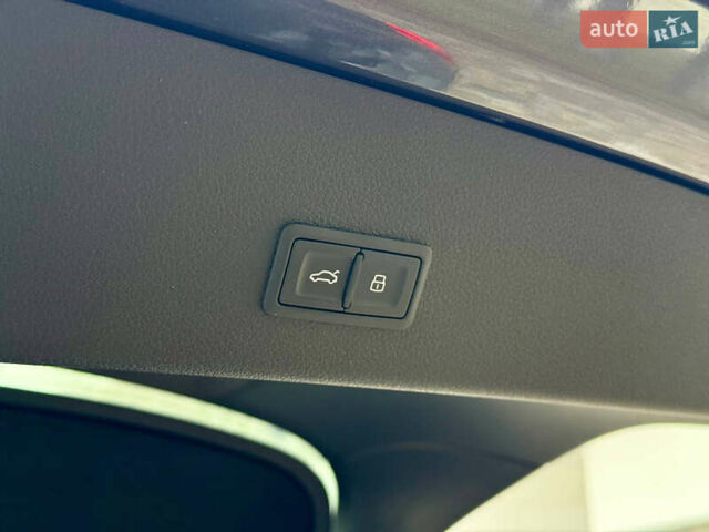 Серый Ауди E-Tron, объемом двигателя 0 л и пробегом 37 тыс. км за 49500 $, фото 51 на Automoto.ua