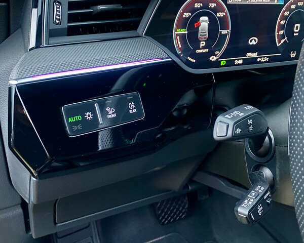 Сірий Ауді E-Tron, об'ємом двигуна 0 л та пробігом 43 тис. км за 45500 $, фото 31 на Automoto.ua