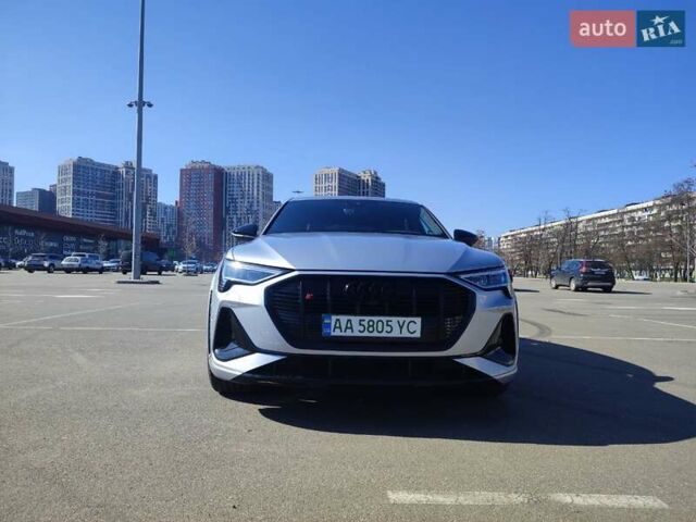 Сірий Ауді E-Tron, об'ємом двигуна 0 л та пробігом 36 тис. км за 47777 $, фото 3 на Automoto.ua
