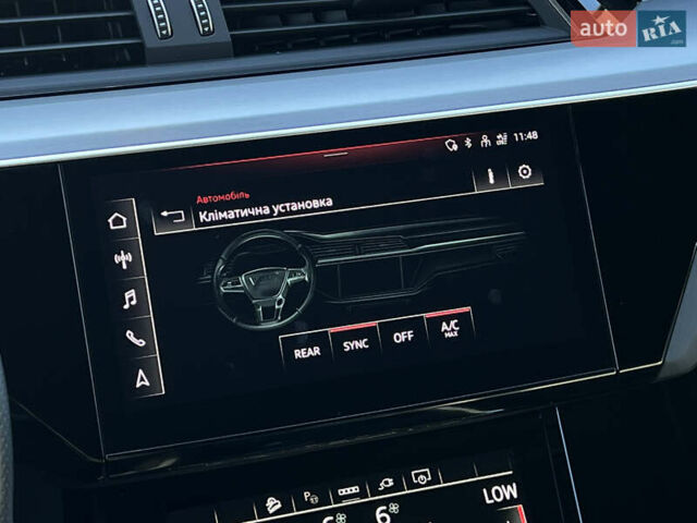 Серый Ауди E-Tron, объемом двигателя 0 л и пробегом 42 тыс. км за 47848 $, фото 73 на Automoto.ua