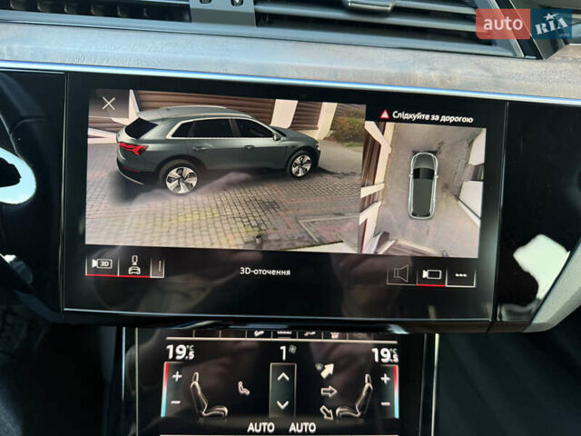 Серый Ауди E-Tron, объемом двигателя 0 л и пробегом 13 тыс. км за 36500 $, фото 52 на Automoto.ua