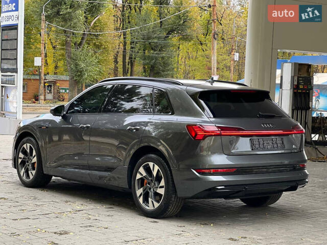 Серый Ауди E-Tron, объемом двигателя 0 л и пробегом 32 тыс. км за 43500 $, фото 16 на Automoto.ua
