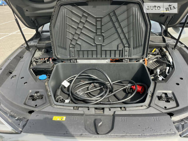 Серый Ауди E-Tron, объемом двигателя 0 л и пробегом 58 тыс. км за 44950 $, фото 23 на Automoto.ua