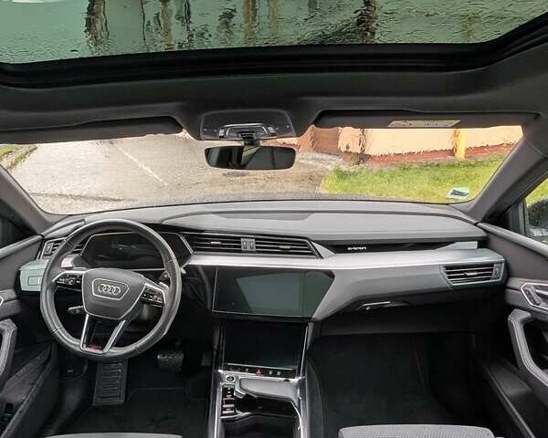 Серый Ауди E-Tron, объемом двигателя 0 л и пробегом 41 тыс. км за 43500 $, фото 14 на Automoto.ua