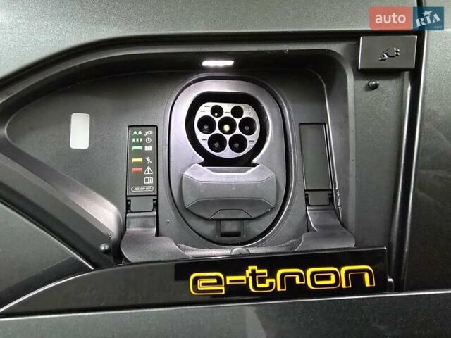 Сірий Ауді E-Tron, об'ємом двигуна 0 л та пробігом 100 тис. км за 41888 $, фото 90 на Automoto.ua
