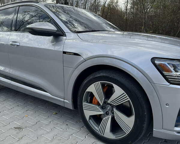 Серый Ауди E-Tron, объемом двигателя 0 л и пробегом 145 тыс. км за 29500 $, фото 24 на Automoto.ua