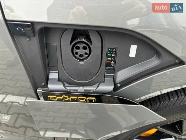 Серый Ауди E-Tron, объемом двигателя 0 л и пробегом 25 тыс. км за 44900 $, фото 20 на Automoto.ua
