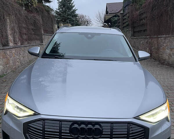 Серый Ауди E-Tron, объемом двигателя 0 л и пробегом 74 тыс. км за 37500 $, фото 1 на Automoto.ua