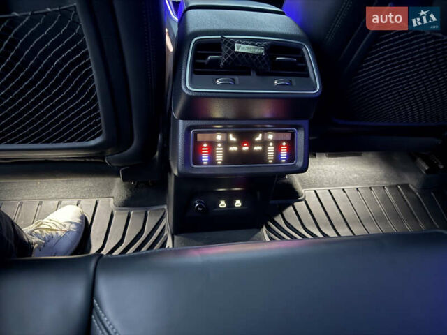 Серый Ауди E-Tron, объемом двигателя 0 л и пробегом 41 тыс. км за 52900 $, фото 11 на Automoto.ua