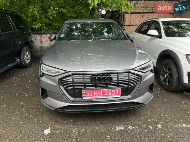 Серый Ауди E-Tron, объемом двигателя 0 л и пробегом 44 тыс. км за 38700 $, фото 5 на Automoto.ua
