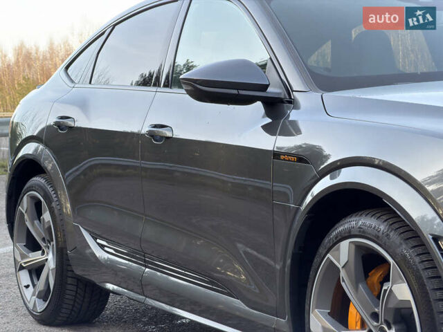 Серый Ауди E-Tron, объемом двигателя 0 л и пробегом 14 тыс. км за 53999 $, фото 37 на Automoto.ua