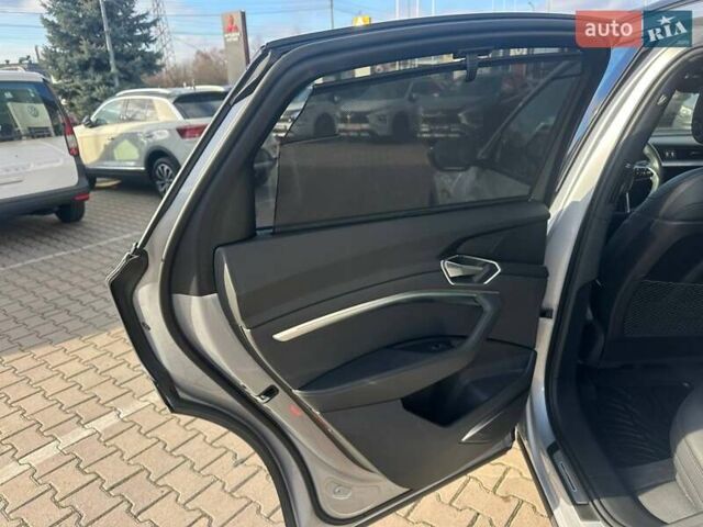 Сірий Ауді E-Tron, об'ємом двигуна 0 л та пробігом 27 тис. км за 53990 $, фото 16 на Automoto.ua