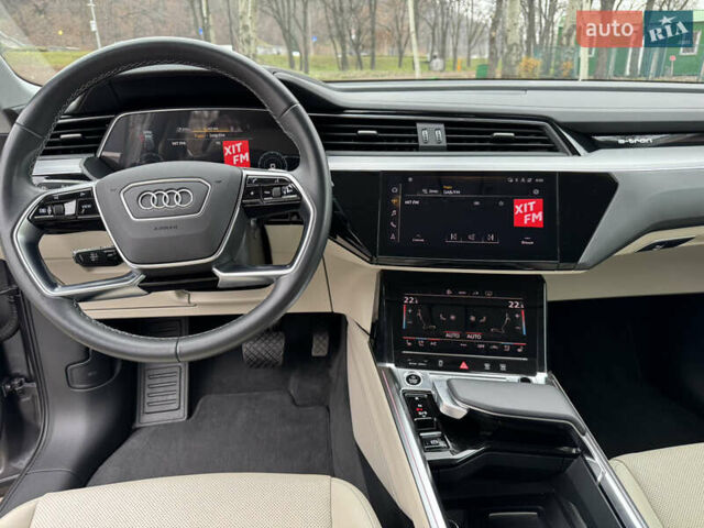 Сірий Ауді E-Tron, об'ємом двигуна 0 л та пробігом 61 тис. км за 39999 $, фото 10 на Automoto.ua